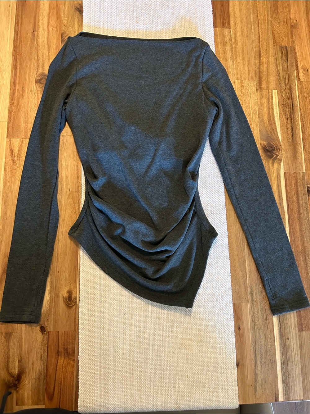 OGL ProWarm Boatneck Side
Tucks Asymmetrical charcoal gray Size S